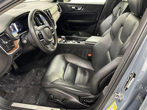 2024 Volvo S60 B5 Plus Dark Theme