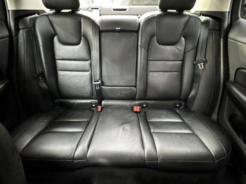 2024 Volvo S60 B5 Plus Dark Theme