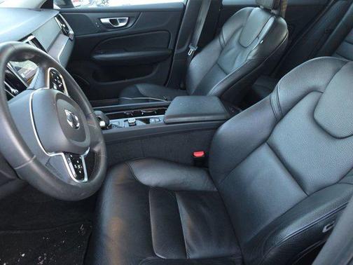 2024 Volvo S60 B5 Plus Dark Theme