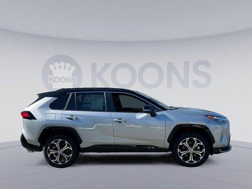 2025 Toyota RAV4 Hybrid SE