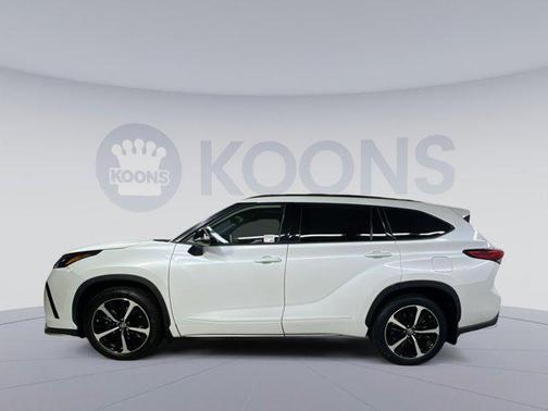 2022 Toyota Highlander XSE