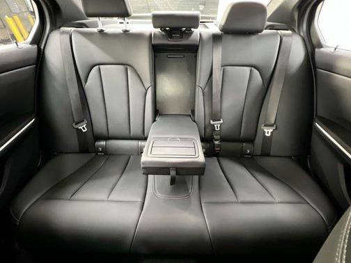 2024 BMW 330 i xDrive
