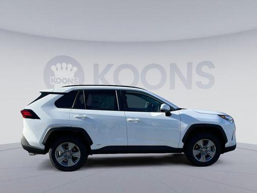 2025 Toyota RAV4 Hybrid LE