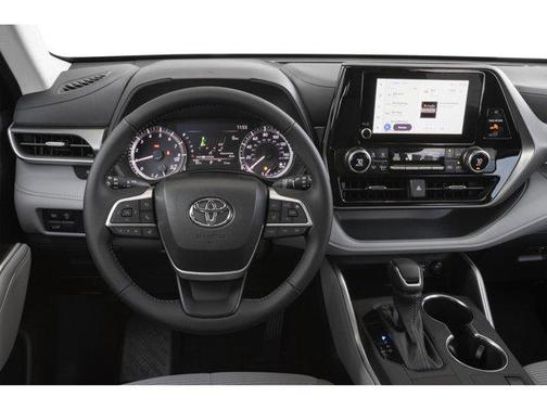 Midnight Black Metallic 2025 Toyota Highlander LE