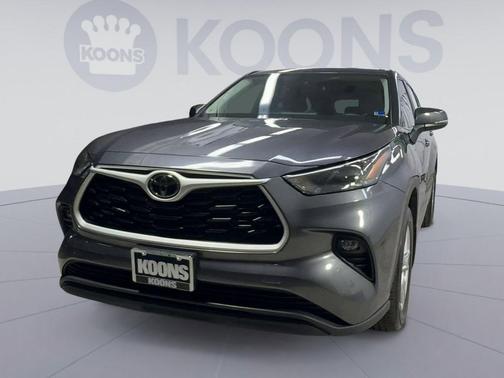 Midnight Black Metallic 2025 Toyota Highlander LE
