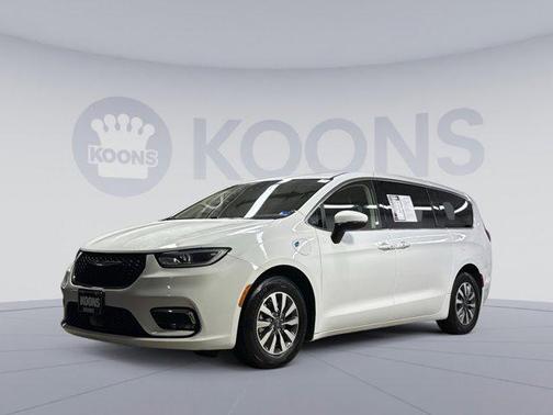 2023 Chrysler Pacifica Hybrid Touring L