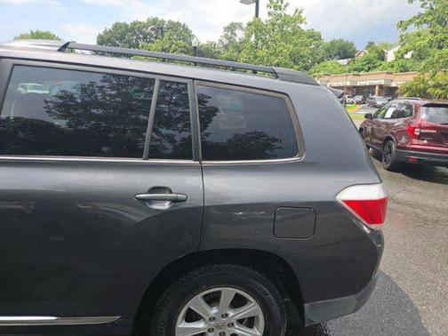 2012 Toyota Highlander SE