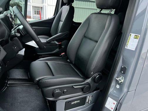 2025 Mercedes-Benz Sprinter 2500 Standard Roof