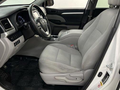 2017 Toyota Highlander LE
