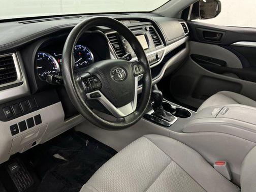 2017 Toyota Highlander LE