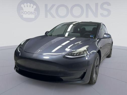Gray 2022 Tesla Model 3 Long Range