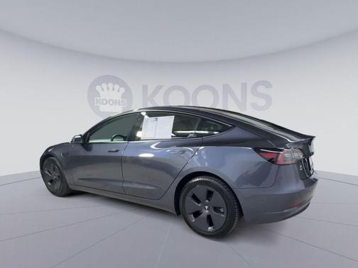 Gray 2022 Tesla Model 3 Long Range