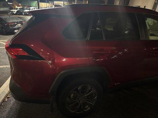 2022 Toyota RAV4 Hybrid XLE Premium