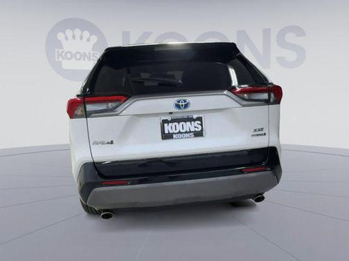 Blizzard Pearl/Midnight Black Metallic 2021 Toyota RAV4 Hybrid SE