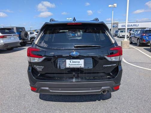 Crystal Black Silica 2024 Subaru Forester Limited