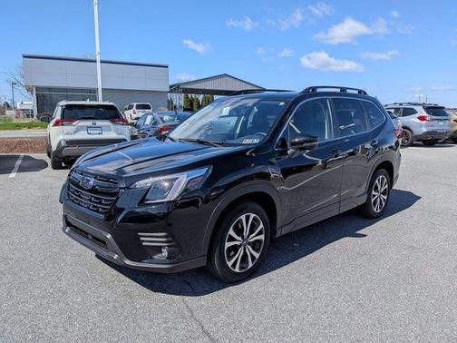 Crystal Black Silica 2024 Subaru Forester Limited