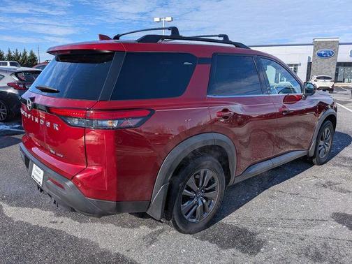 2022 Nissan Pathfinder SV
