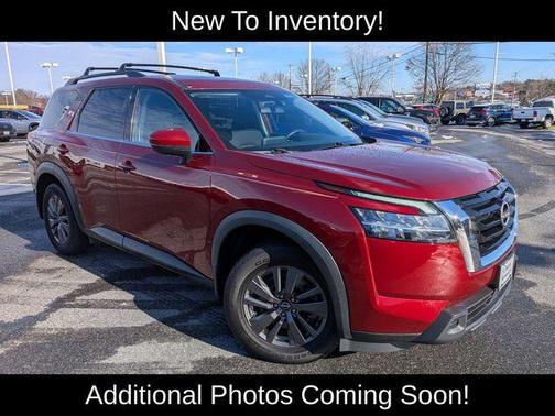 2022 Nissan Pathfinder SV