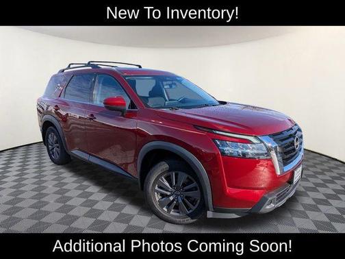 2022 Nissan Pathfinder SV