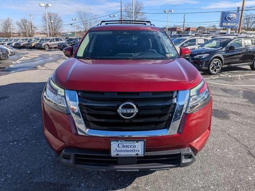 2022 Nissan Pathfinder SV