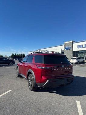 2022 Nissan Pathfinder SV