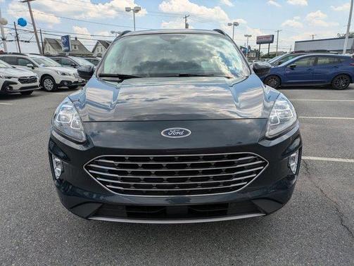 2022 Ford Escape Titanium Hybrid