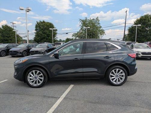 2022 Ford Escape Titanium Hybrid