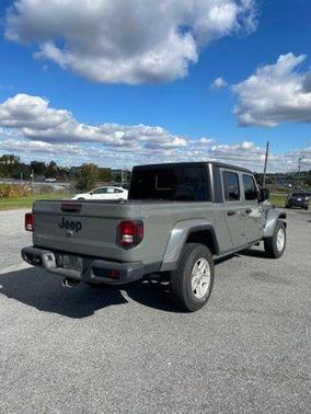 2022 Jeep Gladiator Sport