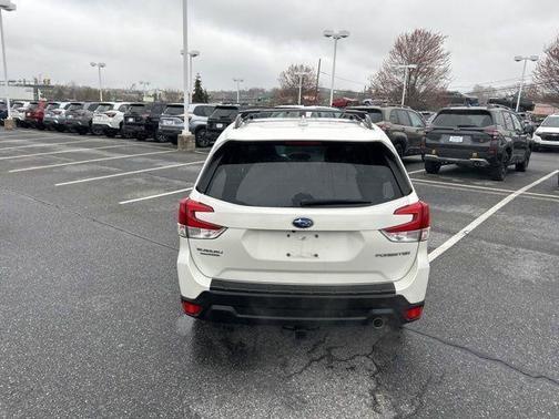 Crystal White Pearl 2020 Subaru Forester Limited