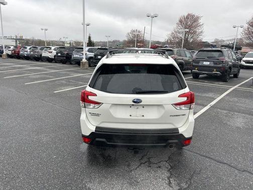 Crystal White Pearl 2020 Subaru Forester Limited