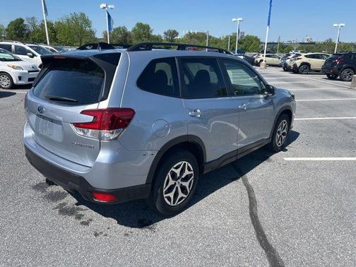 Ice Silver Metallic 2024 Subaru Forester Premium