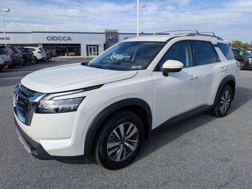 2024 Nissan Pathfinder SL