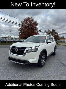 2024 Nissan Pathfinder SL