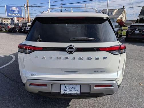 2024 Nissan Pathfinder SL
