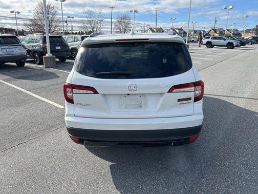 White 2022 Honda Pilot TrailSport