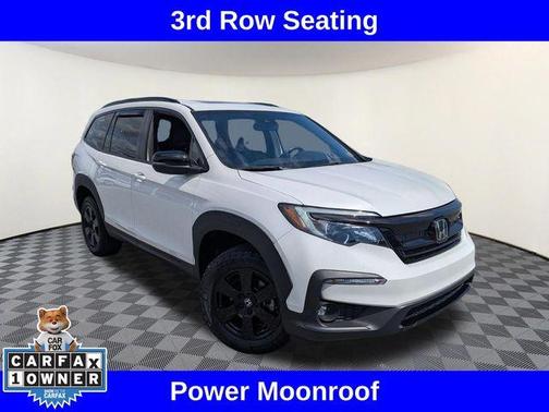 White 2022 Honda Pilot TrailSport
