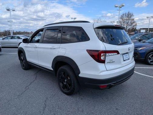 White 2022 Honda Pilot TrailSport