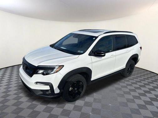 White 2022 Honda Pilot TrailSport