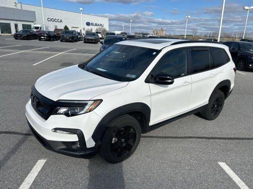 White 2022 Honda Pilot TrailSport
