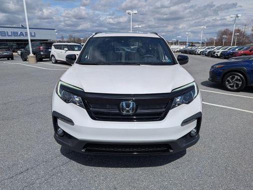 White 2022 Honda Pilot TrailSport
