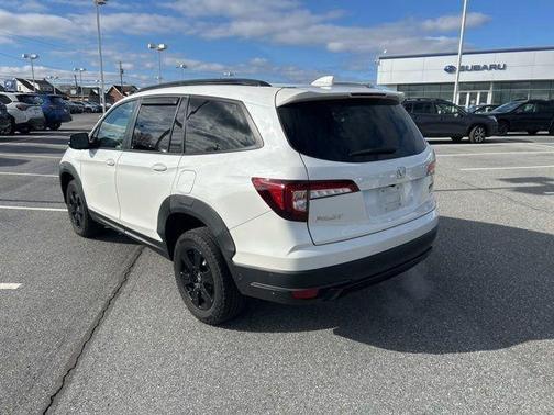 White 2022 Honda Pilot TrailSport
