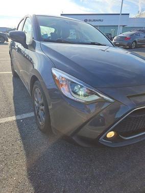 2020 Toyota Yaris Sedan LE