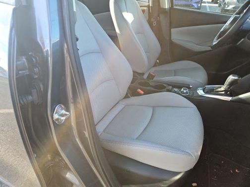 2020 Toyota Yaris Sedan LE