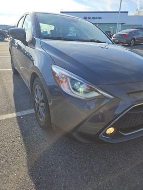 2020 Toyota Yaris Sedan LE