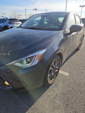 2020 Toyota Yaris Sedan LE
