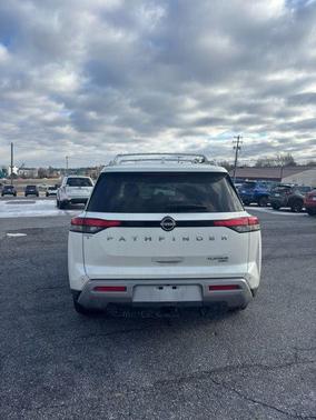 2023 Nissan Pathfinder Platinum
