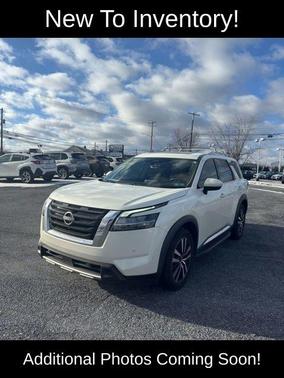 2023 Nissan Pathfinder Platinum