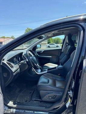 2017 Volvo XC60 T5 Dynamic