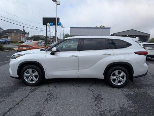 2022 Toyota Highlander L