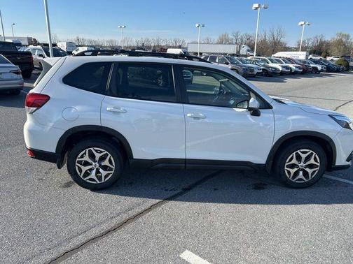 Crystal White Pearl 2023 Subaru Forester Premium